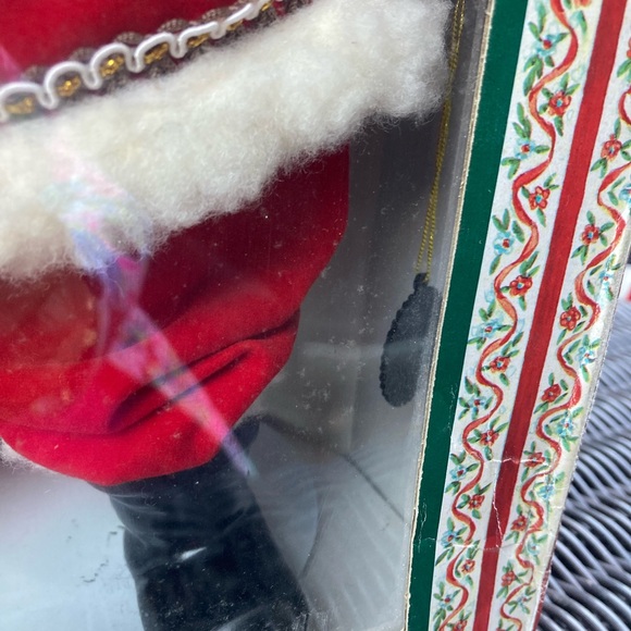Vintage Brinn's 1990 collectible Santa doll - Picture 7 of 9
